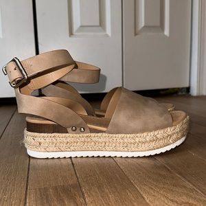 Womens soda ankle strap sandal